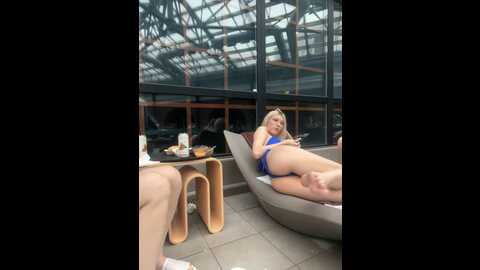 Media: twinky_chiks Stripchat 2023-10-18 13:17:00