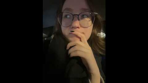 Media: twinky_chiks Stripchat 2023-10-18 16:04:00