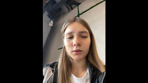 Media: wow_dream Stripchat 2023-10-18 12:04:00