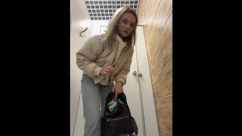 Media: _angelari_ Stripchat 2023-10-19 11:04:00