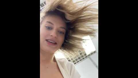 Media: _angelari_ Stripchat 2023-10-19 13:48:00