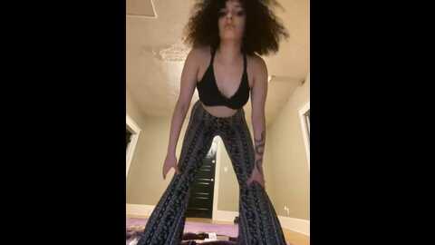 Media: charmingprincesses Stripchat 2023-10-19 00:16:00