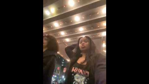 Media: charmingprincesses Stripchat 2023-10-19 00:47:00