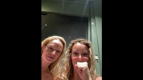 Media: chloewright Stripchat 2023-10-18 23:18:00