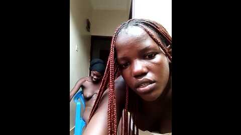 Media: holygrail001 Stripchat 2023-10-19 13:06:00