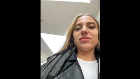 Media: pinkstar_ Stripchat 2023-10-19 06:56:00