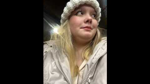 Media: sofiaadams Stripchat 2023-10-19 15:52:00