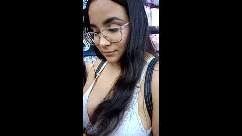 Media: sweetsin2 Stripchat 2023-10-19 22:01:00