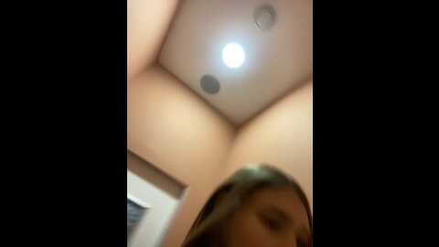 Media: wow_dream Stripchat 2023-10-19 11:39:00
