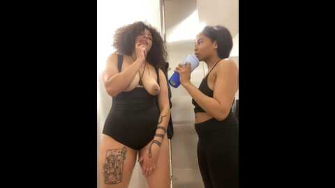 Media: charmingprincesses Stripchat 2023-10-20 00:19:00