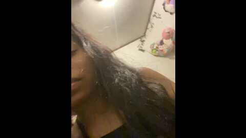 Media: charmingprincesses Stripchat 2023-10-20 01:20:00