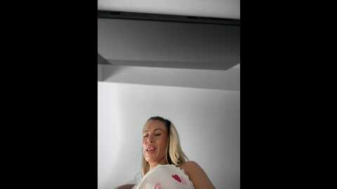 Media: jessyrey Stripchat 2023-10-20 07:30:00