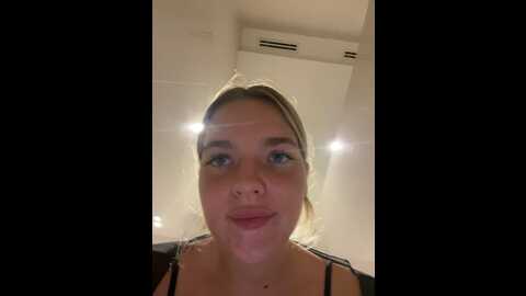 Media: legally_blonde Stripchat 2023-10-20 08:42:00