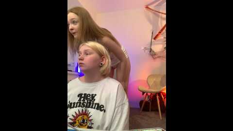 Media: radiants_two Stripchat 2023-10-20 00:12:00