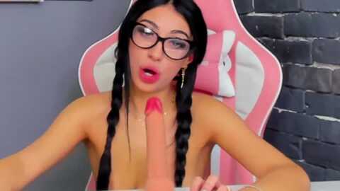 Media: anais_bloom Stripchat 2023-10-21 01:49:00
