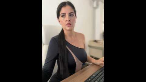 Media: carolina_novoa Stripchat 2023-10-21 18:14:00