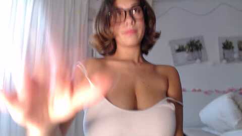 Media: enyeld_ruru Stripchat 2023-10-21 17:01:00