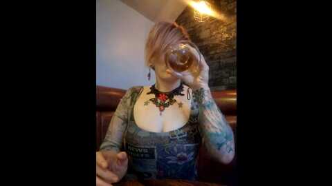 pinkthehawk @ stripchat on 20231021