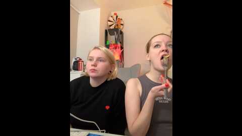 Media: radiants_two Stripchat 2023-10-20 22:56:00