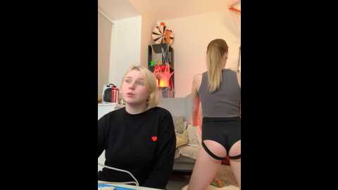 Media: radiants_two Stripchat 2023-10-21 00:03:00