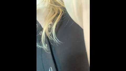 Media: sofiaadams Stripchat 2023-10-21 12:36:00