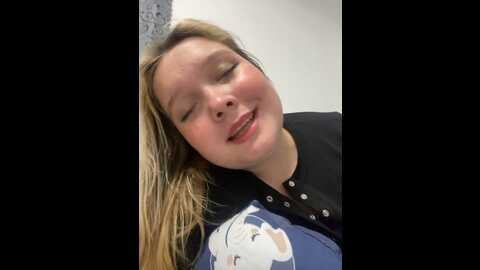Media: sofiaadams Stripchat 2023-10-21 13:56:00