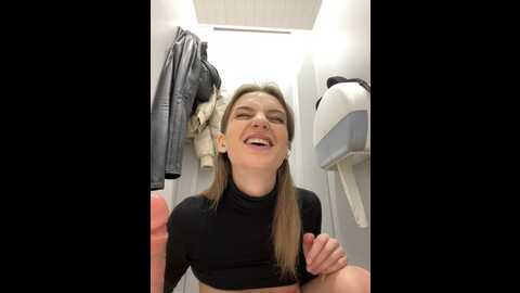Media: _angelari_ Stripchat 2023-10-22 18:28:00