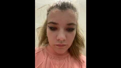 Media: holy_tereza Stripchat 2023-10-22 15:15:00