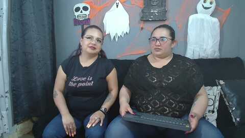 Media: lesb_milf Stripchat 2023-10-22 00:43:00