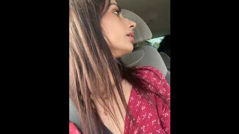 Media: sarahqueen001 Stripchat 2023-10-22 11:04:00