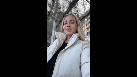 Media: streetdoll Stripchat 2023-10-22 12:46:00