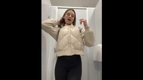 Media: _angelari_ Stripchat 2023-10-24 11:11:00