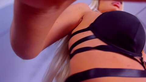 Media: awww_ella Stripchat 2023-10-24 04:04:00