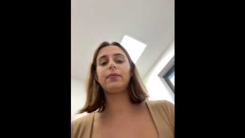 Media: hii_lolla Stripchat 2023-10-24 14:31:00