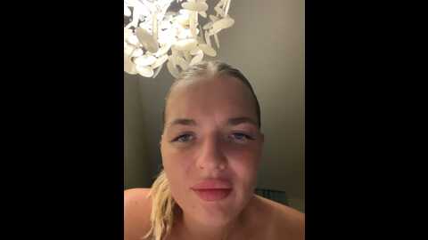 Media: legally_blonde Stripchat 2023-10-24 12:21:00