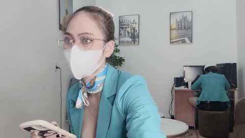 Media: mono_stewardesss Stripchat 2023-10-24 11:13:00