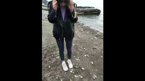 Media: two_hot_cats_love Stripchat 2023-10-24 13:04:00