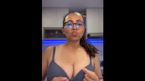 Media: alirawrz Stripchat 2023-10-25 16:55:00