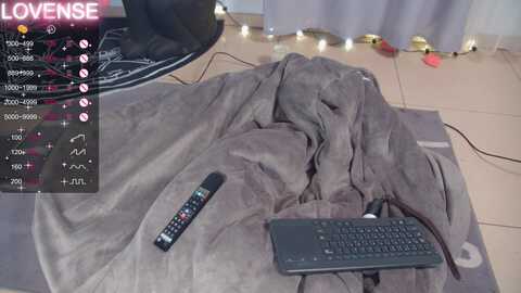 Media: careful_i_bite Stripchat 2023-10-25 19:35:00