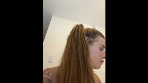 Media: emiliacatalina Stripchat 2023-10-25 01:14:00