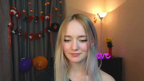 Media: laureenroset Stripchat 2023-10-25 00:28:00