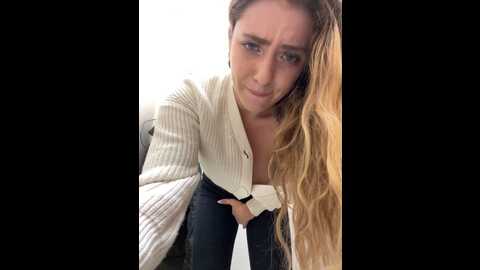 Media: mariid Stripchat 2023-10-25 08:32:00