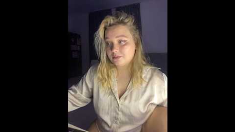 Media: sofiaadams Stripchat 2023-10-25 17:29:00