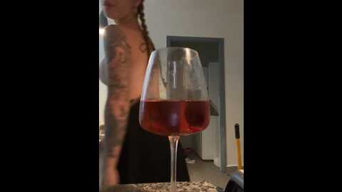 Media: emiliacatalina Stripchat 2023-10-26 01:19:00