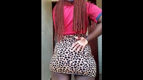 Media: holygrail001 Stripchat 2023-10-26 06:48:00