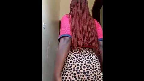 Media: holygrail001 Stripchat 2023-10-26 08:02:00