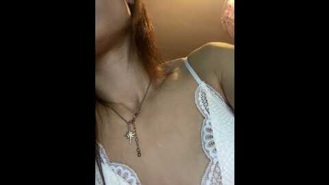 Media: sarahqueen001 Stripchat 2023-10-26 04:10:00