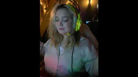 Media: sofiaadams Stripchat 2023-10-26 08:00:00
