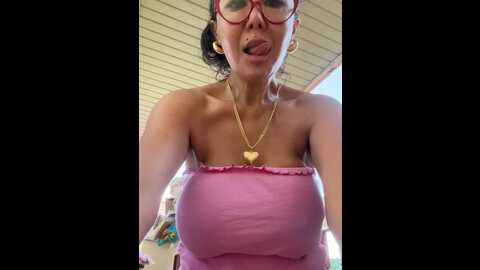 Media: sweetieme Stripchat 2023-10-26 03:31:00