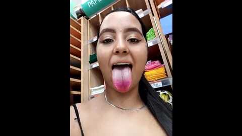Media: sweetsinkim Stripchat 2023-10-26 22:16:00